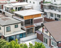 Hoengseong'da Sakin Yaşam: Ahşap Kütlelerin Doğayla Dansı