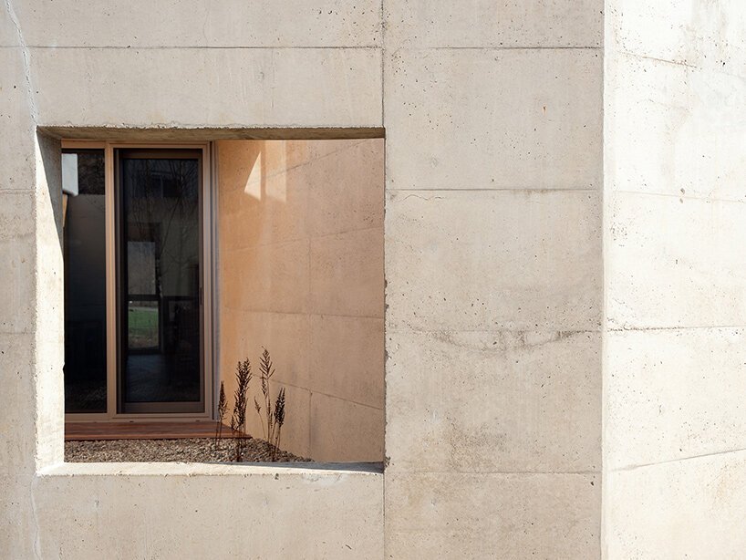 Hoengseong'da Sakin Yaşam: Ahşap Kütlelerin Doğayla Dansı