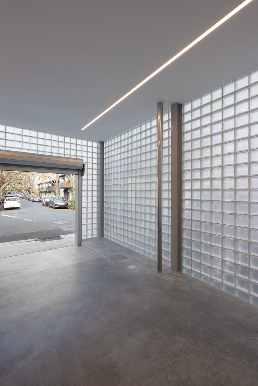 Sydney'de Tarihi Pub'ın "Işık Duvarı"yla Yeniden Doğuşu