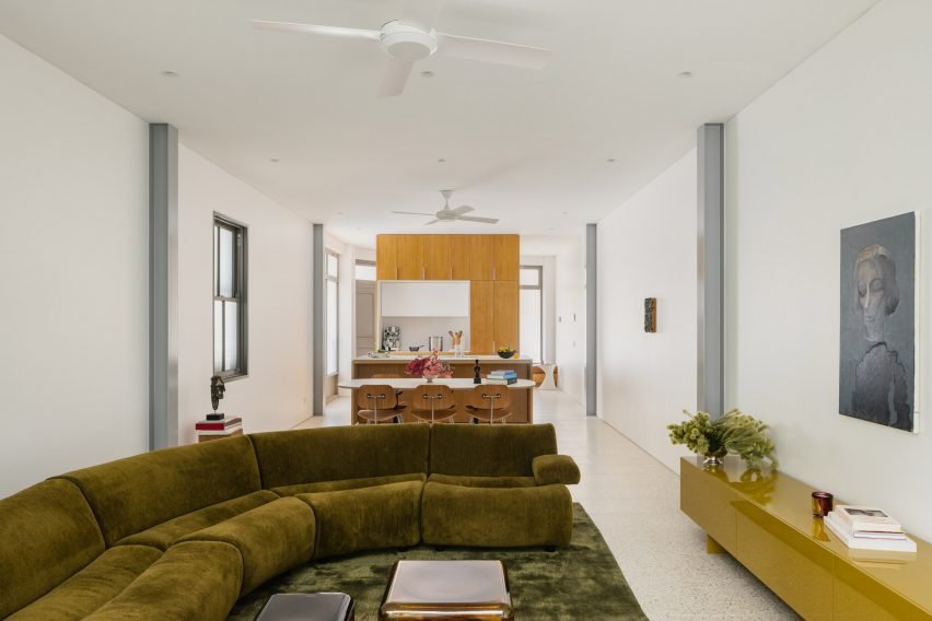 Sydney'de Tarihi Pub'ın "Işık Duvarı"yla Yeniden Doğuşu