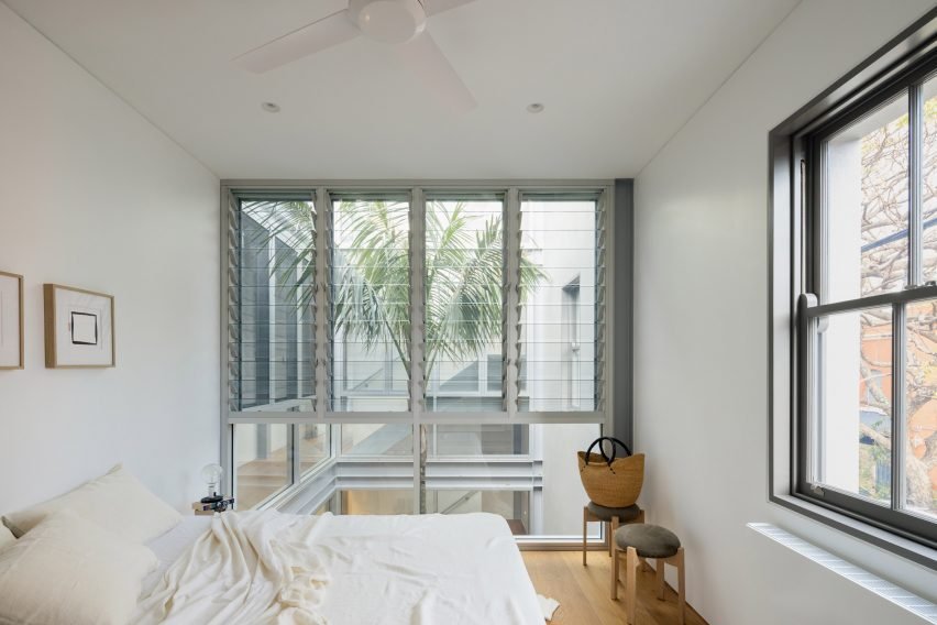 Sydney'de Tarihi Pub'ın "Işık Duvarı"yla Yeniden Doğuşu