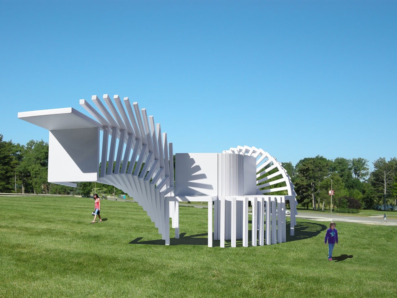 Michael Jantzen'dan Dev Sanat: Mekanı Dönüştüren Sandalyeler