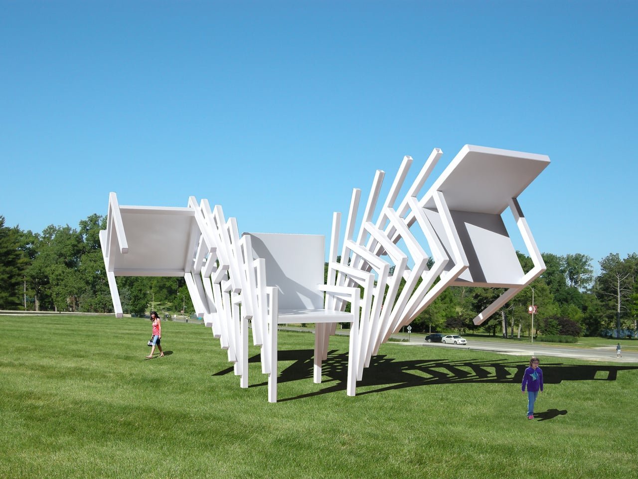 Michael Jantzen'dan Dev Sanat: Mekanı Dönüştüren Sandalyeler