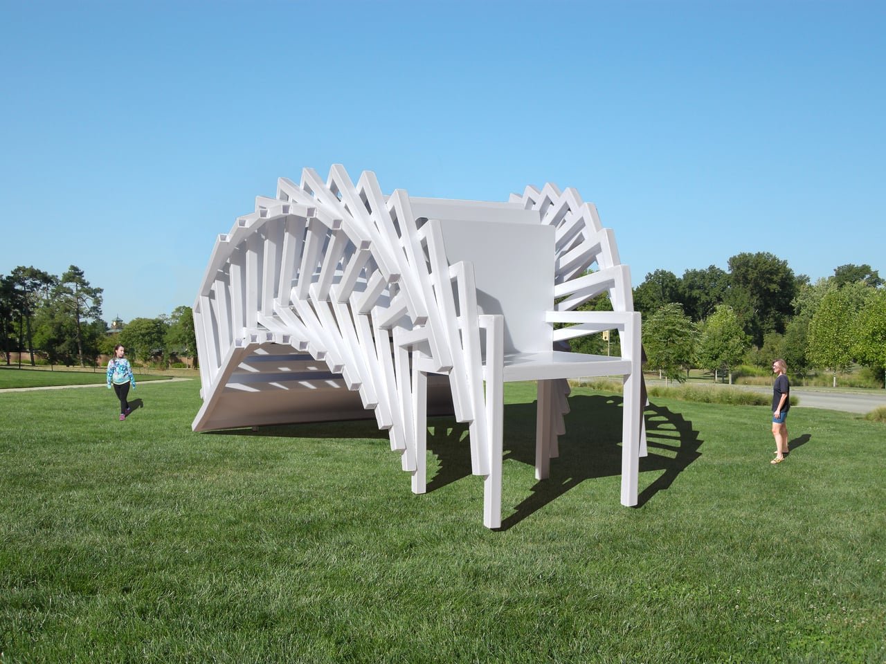 Michael Jantzen'dan Dev Sanat: Mekanı Dönüştüren Sandalyeler