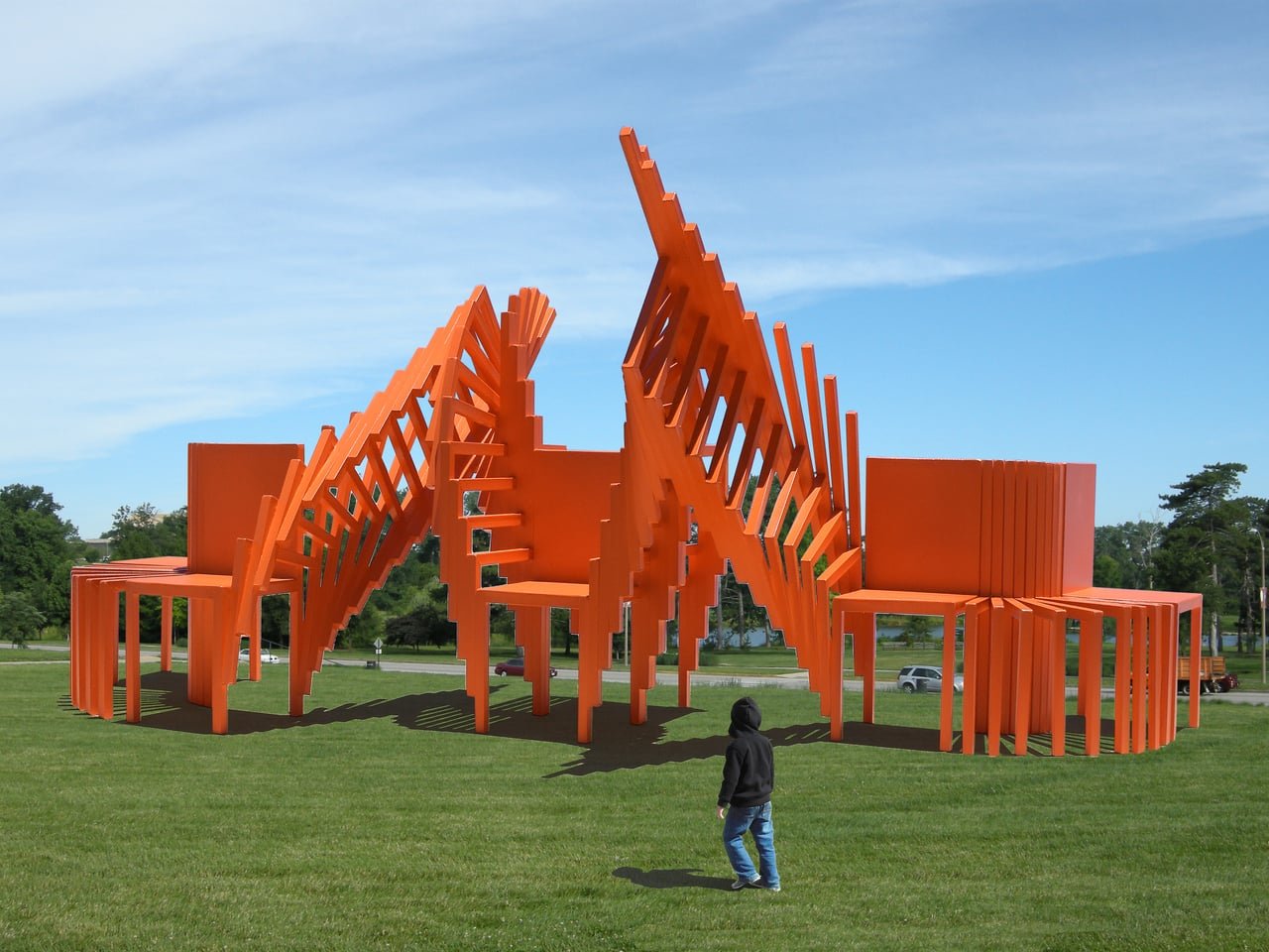 Michael Jantzen'dan Dev Sanat: Mekanı Dönüştüren Sandalyeler