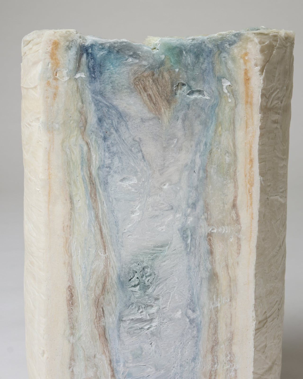 Atık Kağıtların İkinci Hayatı: Issey Miyake Mirasının Yeni Yüzü