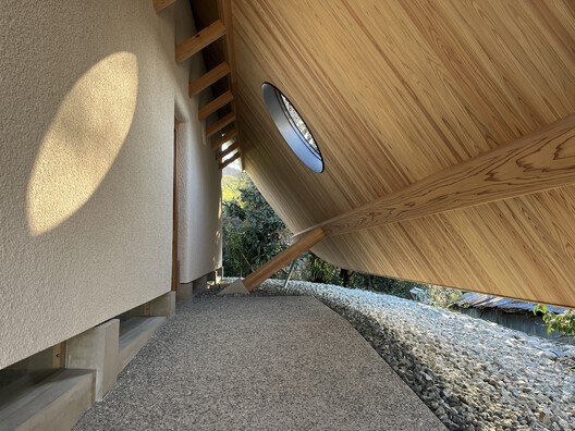 Joren-ji Ossuary: Ahşabın Hafızası, Geleceğin Kutsal Mekanı