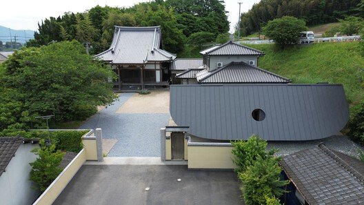 Joren-ji Ossuary: Ahşabın Hafızası, Geleceğin Kutsal Mekanı