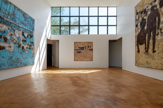 Karen'ın Kalbinde Sanatın Sığınağı: Nyamai Stüdyosu ve Adjaye