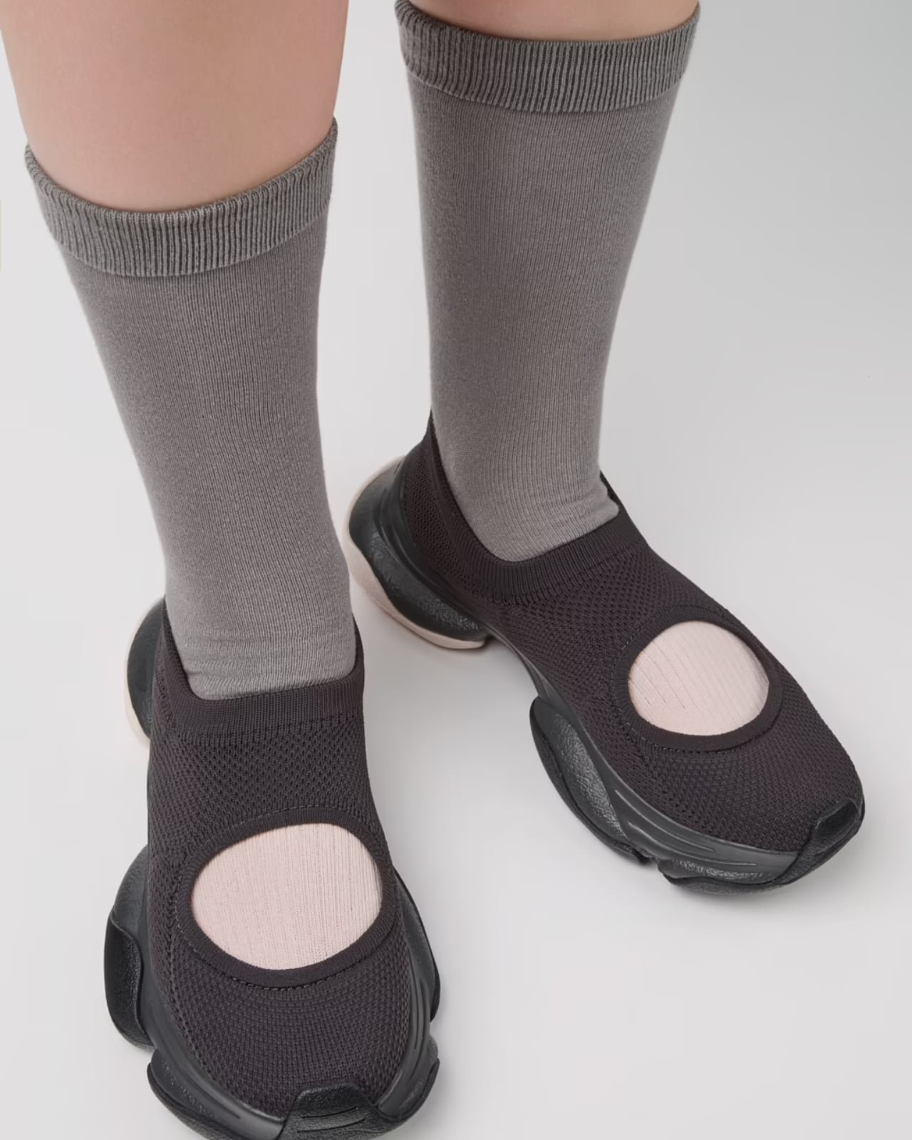 Karst Finch: Kuşların Fısıltısıyla Doğan Sneaker Estetiği