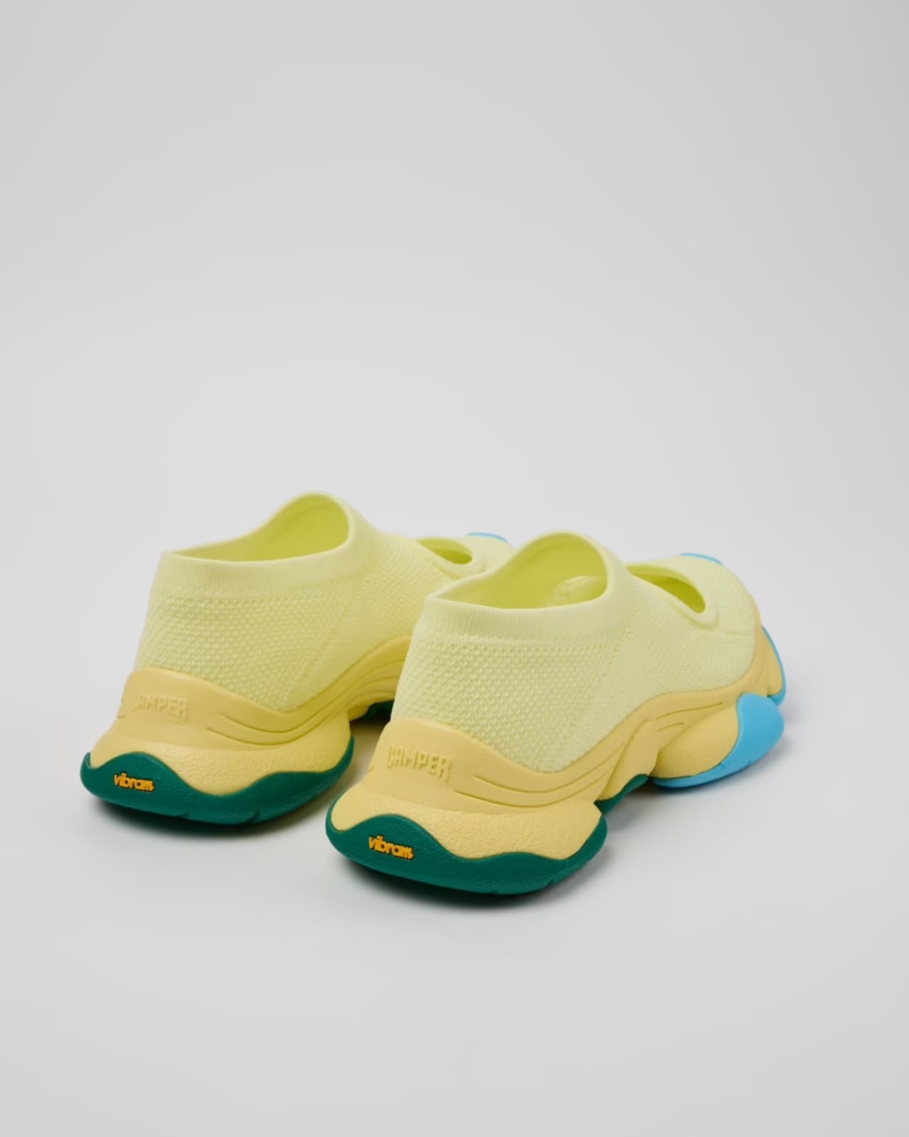 Karst Finch: Kuşların Fısıltısıyla Doğan Sneaker Estetiği