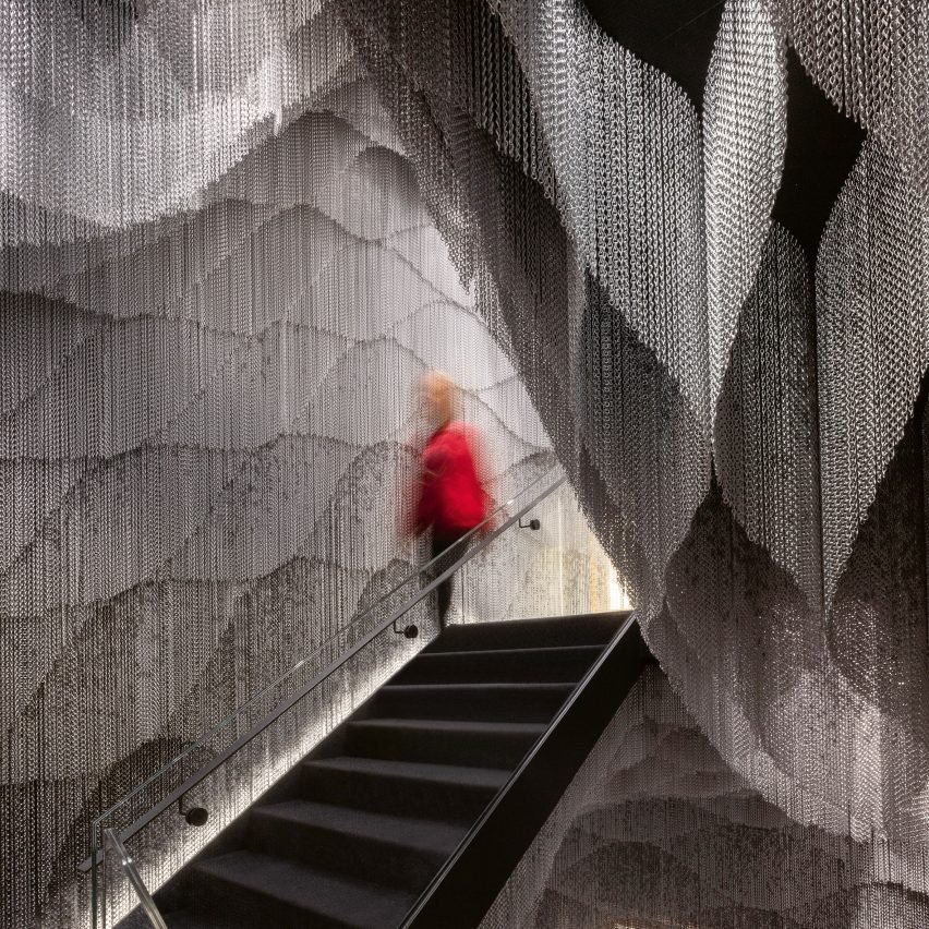 Kengo Kuma: Malzemenin Ruhu ve İnsancıl Mimarlık Vizyonu