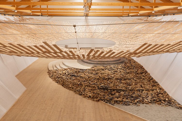 Kengo Kuma Kopenhag'da: "Earth | Tree" ile Doğadan Sanata Işık Dansı
