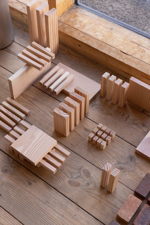 Kengo Kuma Kopenhag'da: "Earth | Tree" ile Doğadan Sanata Işık Dansı