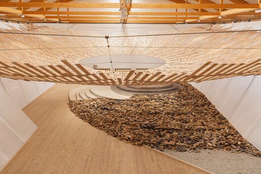 Kengo Kuma Kopenhag'da: "Earth | Tree" ile Doğadan Sanata Işık Dansı