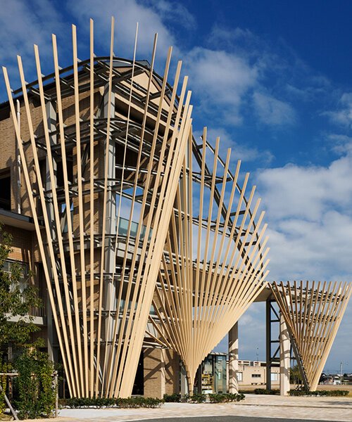 Kuma&rsquo;nın Dansı: Ahşapla Ruh Bulan Chikujō Kütüphanesi