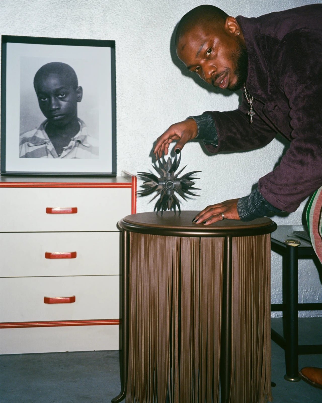 Dozie Kanu x Knoll: Kimlik ve Kültürün Dans Ettiği Masalar