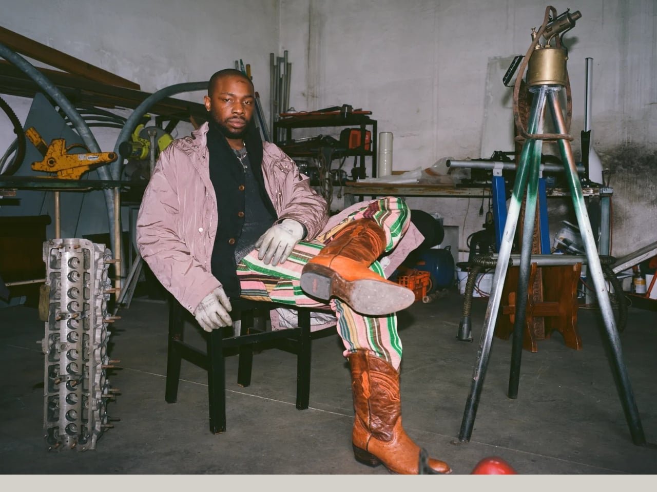 Dozie Kanu x Knoll: Kimlik ve Kültürün Dans Ettiği Masalar