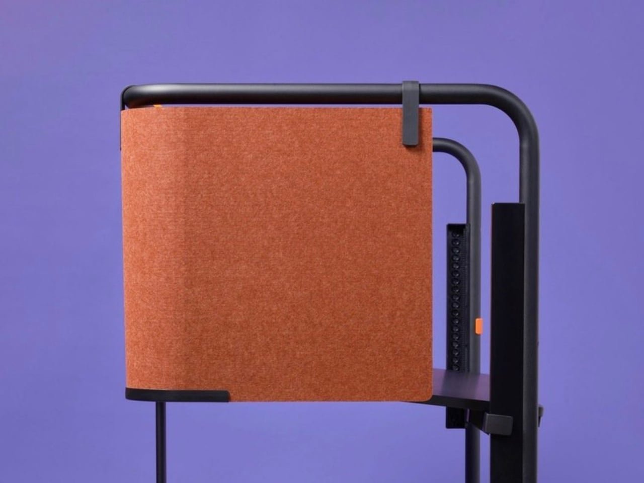 Konstantin Grcic'ten Ofis Masasına Modern Dokunuş: Scout Serisi