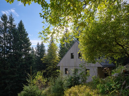 Na Kukačkách: Krkonoše'de Geleneksel ve Modernin Ustaca Buluşması