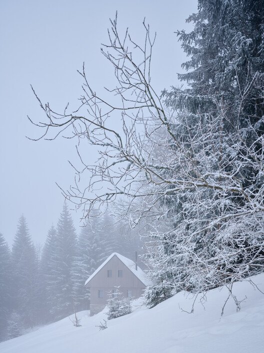 Na Kukačkách: Krkonoše'de Geleneksel ve Modernin Ustaca Buluşması