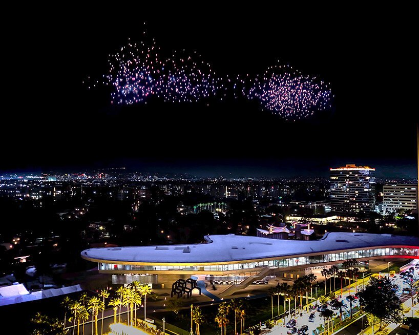 LACMA&rsquo;da Mimari ve Işık Dansı: Drone&rsquo;lar Sahne Aldı!