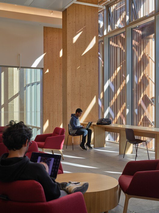 Toronto'nun Yeni Simge Yapısı: Limberlost Place ve Ahşabın Yükselişi