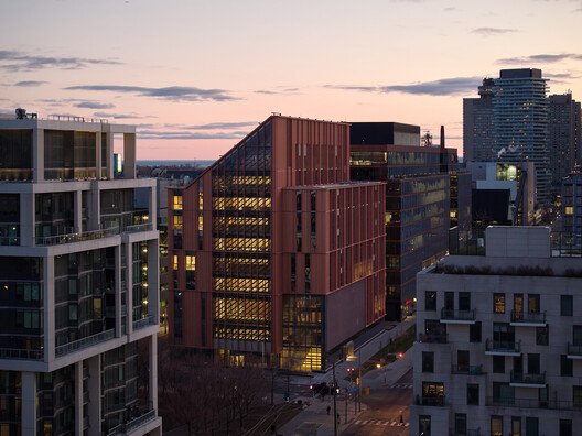 Toronto'nun Yeni Simge Yapısı: Limberlost Place ve Ahşabın Yükselişi