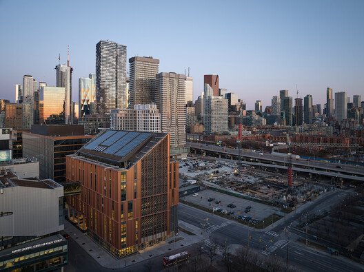 Toronto'nun Yeni Simge Yapısı: Limberlost Place ve Ahşabın Yükselişi
