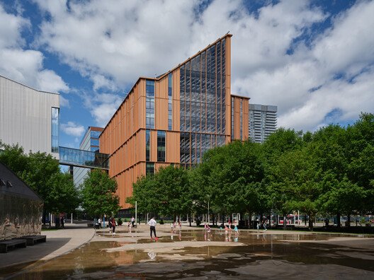 Toronto'nun Yeni Simge Yapısı: Limberlost Place ve Ahşabın Yükselişi