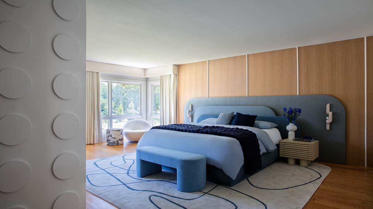 Minimalizmin Ötesi: Long Island'da Renklerle Neşe Dolu Bir Tasarım