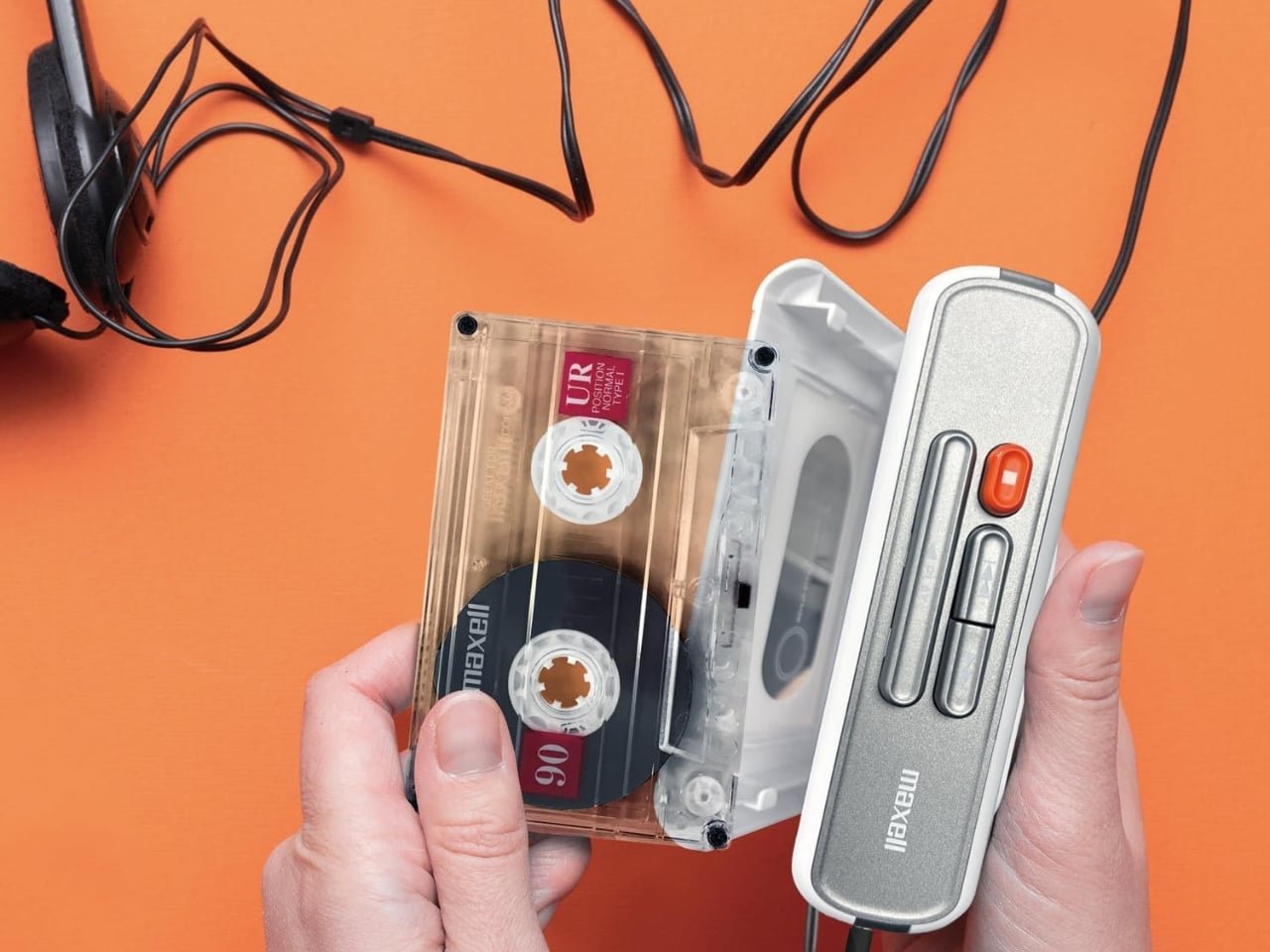 Maxell MXCP-P100: Kaset Nostaljisini Geleceğe Taşıyan Tasarım