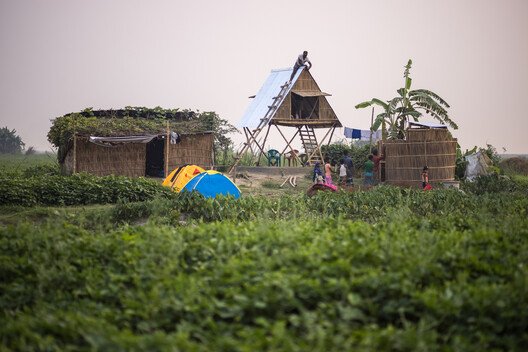 Sellerle Dans Eden Mimari: Direnmek Yerine Uyumlu Evler İnşa Etmek