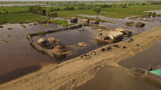 Sellerle Dans Eden Mimari: Direnmek Yerine Uyumlu Evler İnşa Etmek