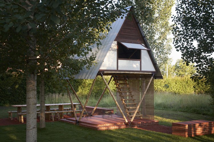 Sellerle Dans Eden Mimari: Direnmek Yerine Uyumlu Evler İnşa Etmek