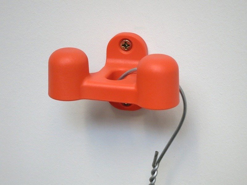 Ernö Askılığı: Michael Marriott'tan Plastik Malzemenin Gerçek Sesi