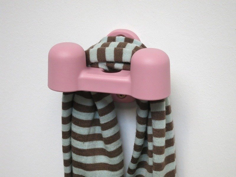 Ernö Askılığı: Michael Marriott'tan Plastik Malzemenin Gerçek Sesi