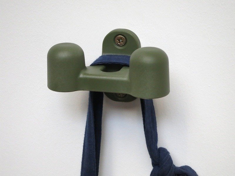 Ernö Askılığı: Michael Marriott'tan Plastik Malzemenin Gerçek Sesi