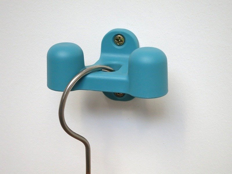 Ernö Askılığı: Michael Marriott'tan Plastik Malzemenin Gerçek Sesi