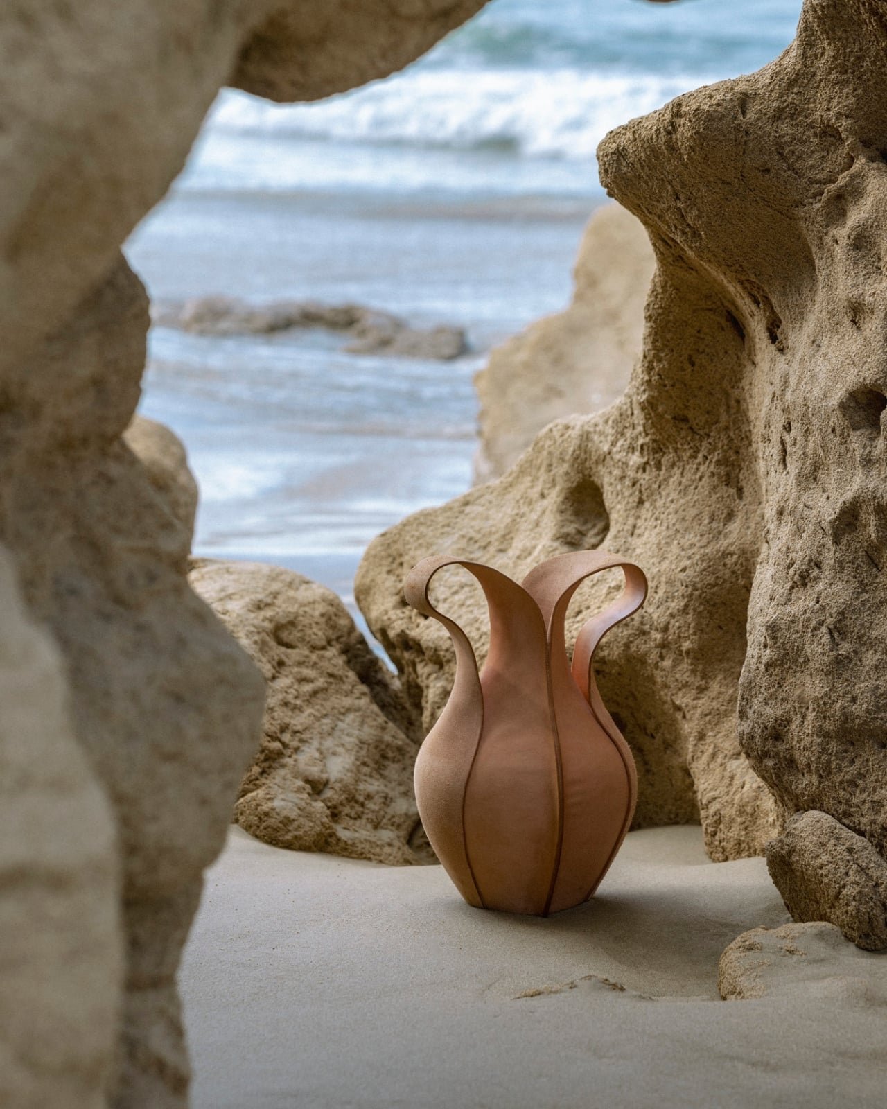 Milan 2026: Talia Luvaton'un Nefes Alan Deri Sanatıyla Vücuda Övgü