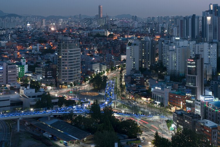 Teknosfer Çağında Mimarlık: Geleceğin Yaşam Alanları Yeniden Tasarlanıyor