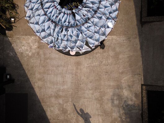 Dhaka'ya Nefes Veren 'Hafifliğin Dansı': Mimarlıkta Çığır Açan Pavyon