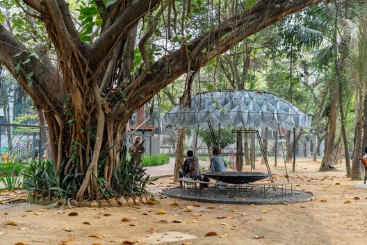 Dhaka'ya Nefes Veren 'Hafifliğin Dansı': Mimarlıkta Çığır Açan Pavyon