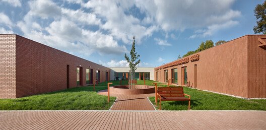 Nový Bydžov: Yaşamı Onurlandıran Engelsiz Emeklilik Mimarisi