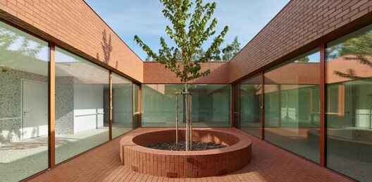 Nový Bydžov: Yaşamı Onurlandıran Engelsiz Emeklilik Mimarisi