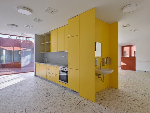 Nový Bydžov: Yaşamı Onurlandıran Engelsiz Emeklilik Mimarisi