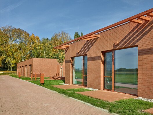 Nový Bydžov: Yaşamı Onurlandıran Engelsiz Emeklilik Mimarisi