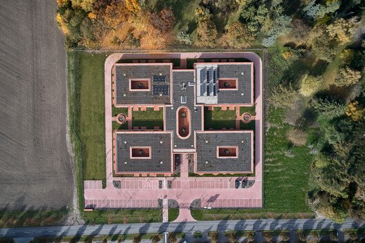 Nový Bydžov: Yaşamı Onurlandıran Engelsiz Emeklilik Mimarisi