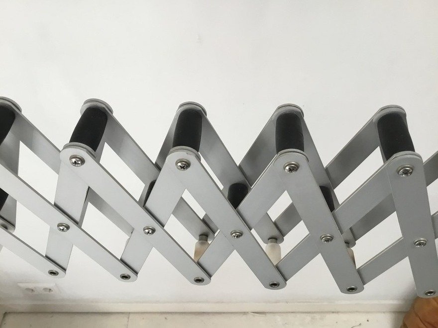 Oliver Michl'in 'Genişleyen Lambası': 80'lerin Endüstriyel Mirası