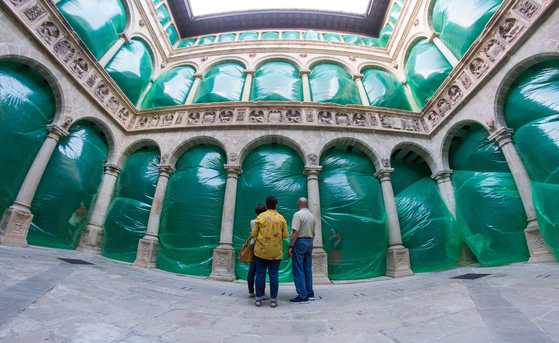 Penique Productions: Algıyı Dönüştüren Nefes Alan Mimarlık